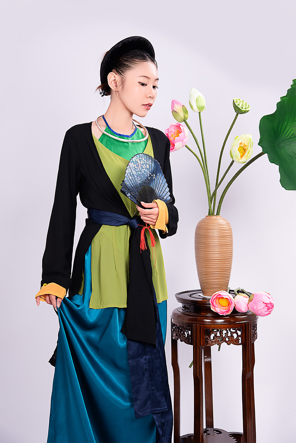 Bộ Tứ Thân Mợ Cả Đen Xanh