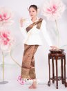 Trang Phục Khmer Áo Trắng Váy Gấm Nâu Kèm Khăn Vai
