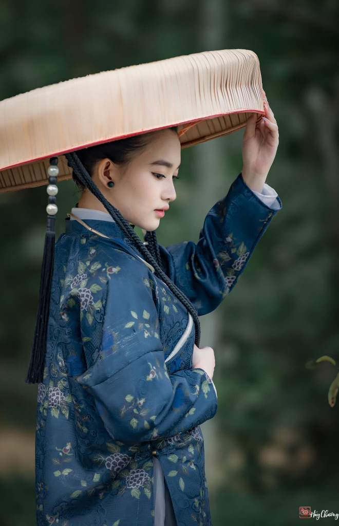 Áo Tấc Tay Chẽn Xanh Đen - Người Vợ Cuối Cùng