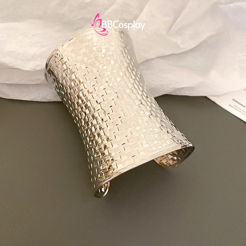 Phụ Kiện Hy Lạp - Ai Cập - Vòng Tay Bản Lớn Ống Đồng Hoa Văn Vuông - Màu Bạc