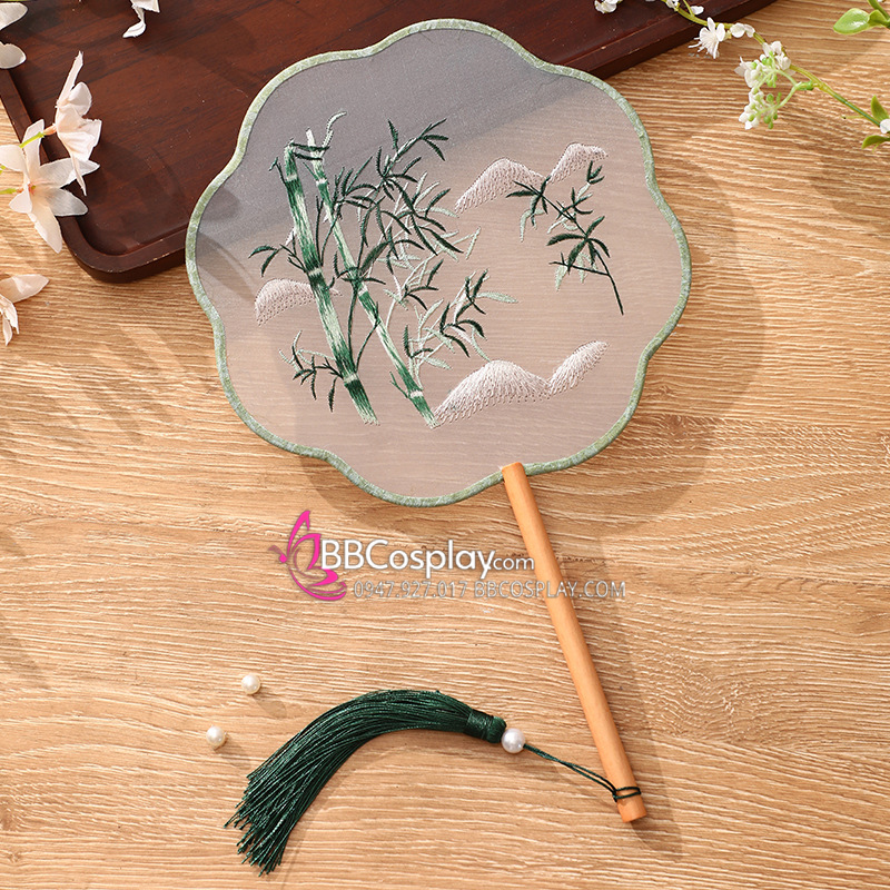 Quạt Hoa Thêu Hình Cành Trúc Xanh