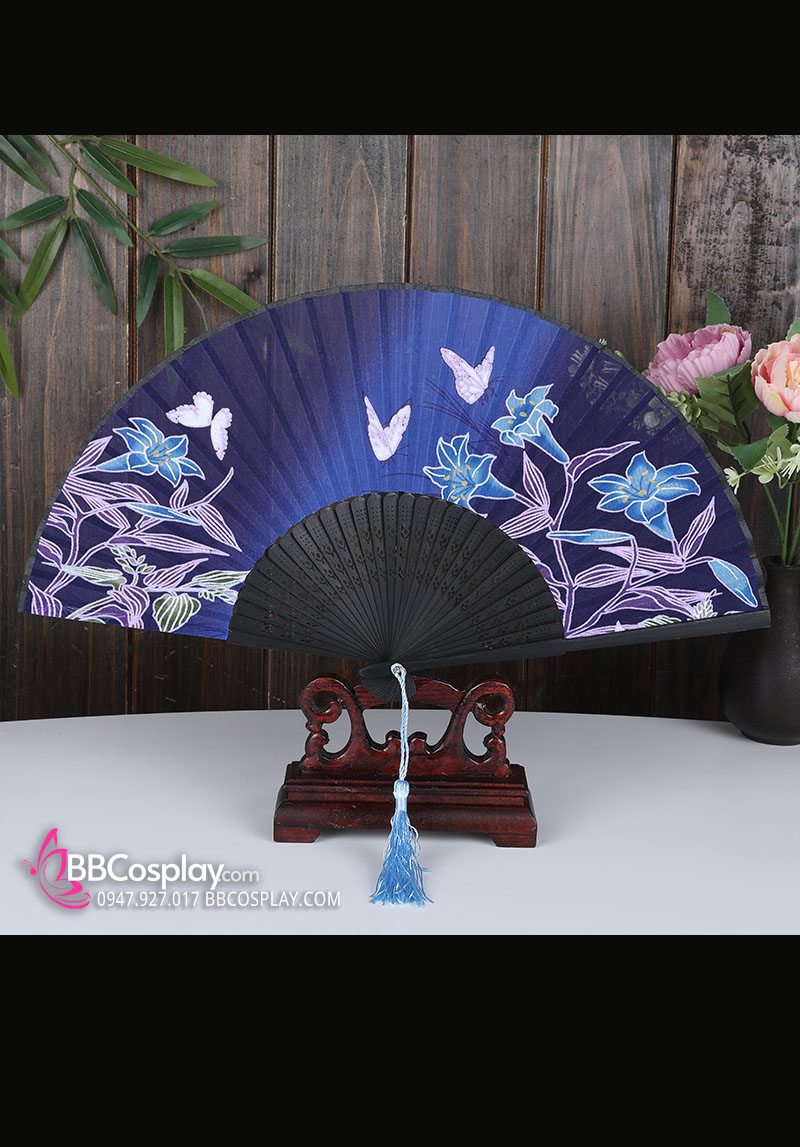 Quạt Xếp Nền Xanh Và Bướm Trắng