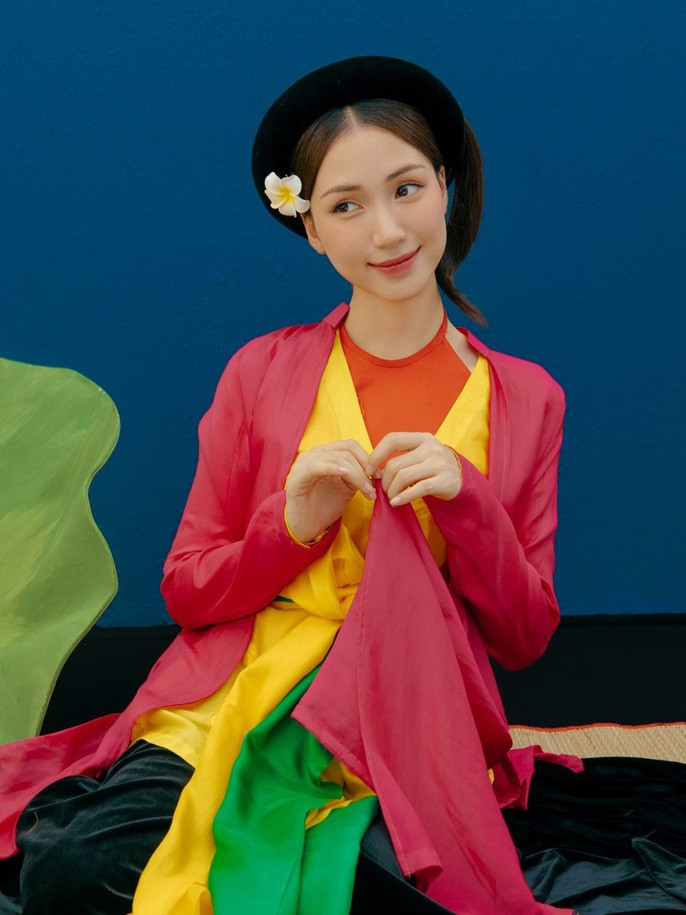 Trang Phục Thị Mầu Của Ca Sĩ Hoà Minzy Hàng Shop May